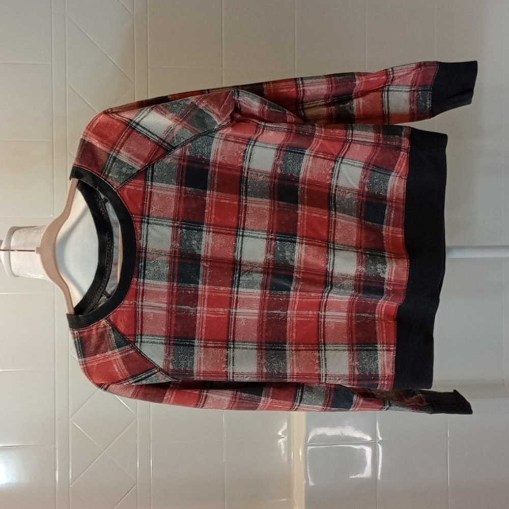 Mossimo Women's Red & Black Plaid Sweatshirt